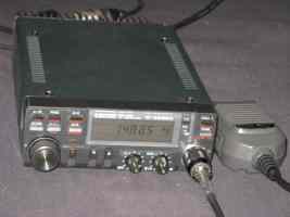 Picture of mobile VHF / UHF transceiver